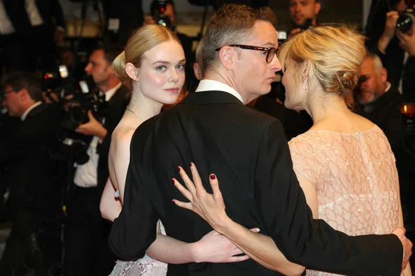 Nicolas Winding Refn, Liv Corfixen, Elle Fanning — Fotografia de Stock