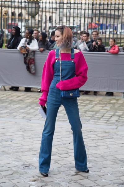 París Francia Marzo 2016 Irene Kim Llega Desfile Moda Dior —  Fotos de Stock