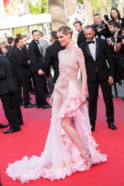 Cannes, Fransa - 21 Mayıs: Coco Rocha, 21 Mayıs 2017 tarihinde Fransa 'nın Cannes kentinde düzenlenen 70. Cannes Film Festivali' nde 