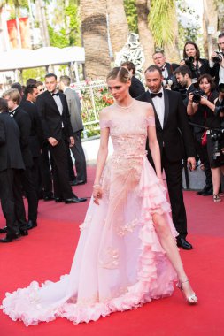Cannes, Fransa - 21 Mayıs: Coco Rocha, 21 Mayıs 2017 tarihinde Fransa 'nın Cannes kentinde düzenlenen 70. Cannes Film Festivali' nde 