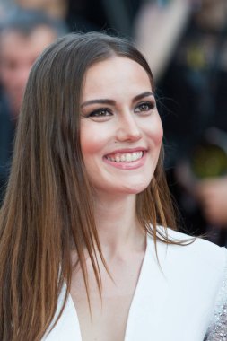 Cannes, Fransa - 21 Mayıs - Fahriye Evcen, 21 Mayıs 2017 tarihinde Fransa 'nın Cannes kentinde düzenlenen 70. Cannes Film Festivali' nde 