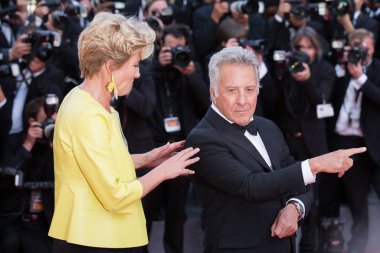 Cannes, Fransa - 21 Mayıs: Emma Thompson, Dustin Hoffman, 21 Mayıs 2017 'de Fransa' nın Cannes kentinde düzenlenen 70..