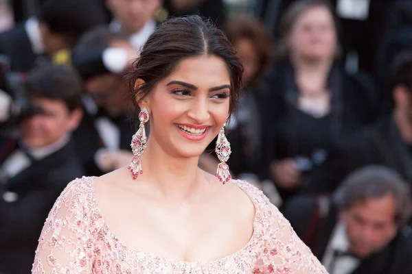 Cannes France May Sonam Kapoor Attends Meyerowitz Stories Screening 70Th — Stock Photo, Image