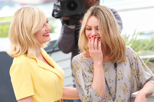 Cannes Frankreich Mai Kirsten Dunst Vanessa Paradis Beim Photocall Der — Stockfoto