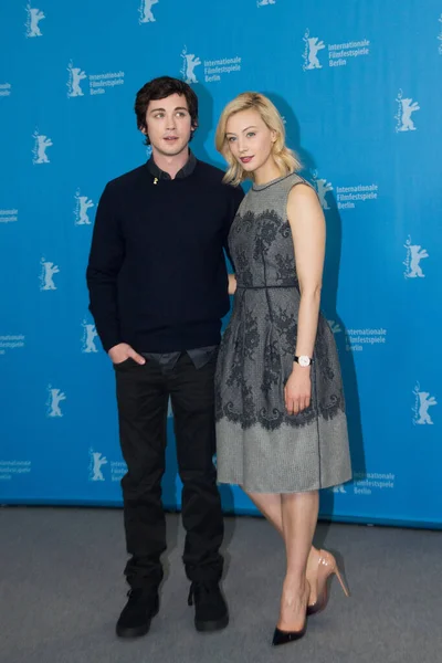 Sarah Gadon Logan Lerman Foto Llamada Estreno Película Indignación Festival — Foto de Stock