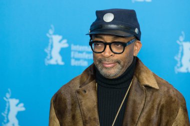 Berlin, Almanya - 16 Şubat 2016 'da Berlin Grand Hyatt Hotel' de düzenlenen 66. Berlinale Uluslararası Film Festivali sırasında çekilen 'Chi-Raq' fotoğraf çağrısına yönetmen Spike Lee de katıldı.