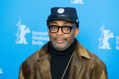Berlin, Almanya - 16 Şubat 2016 'da Berlin Grand Hyatt Hotel' de düzenlenen 66. Berlinale Uluslararası Film Festivali sırasında çekilen 'Chi-Raq' fotoğraf çağrısına yönetmen Spike Lee de katıldı.