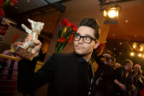 Berlin Germany February Tomasz Wasilewski Poses His Award Closing Ceremony — ストック写真