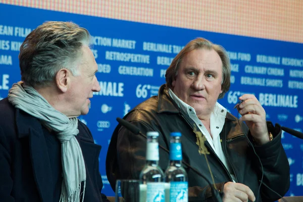 Berlín Alemania Febrero Benoit Delepine Actor Gerard Depardieu Asisten Conferencia —  Fotos de Stock