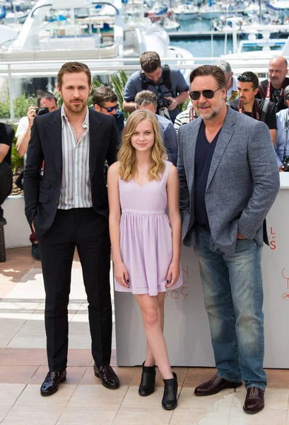 Ryan Gosling Russell Crowe Angourie Rice Asisten Photocall Nice Guys — Foto de Stock