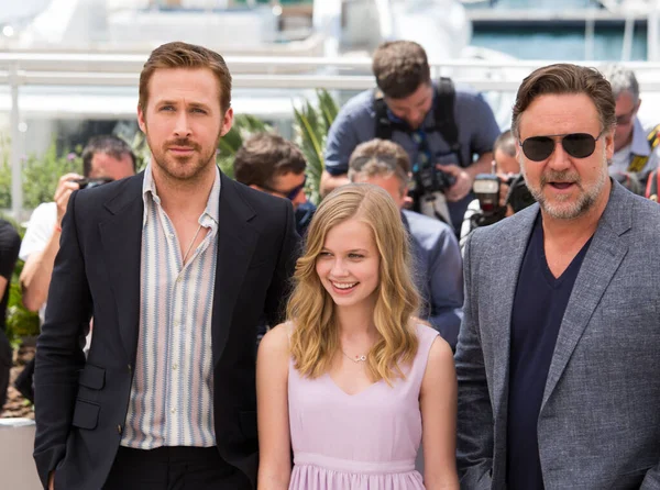 Ryan Gosling Russell Crowe Angourie Rice Attend Nice Guys Photocall — Stock Photo, Image