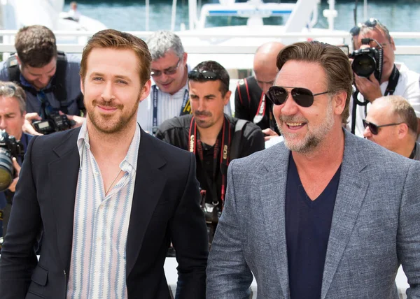 Ryan Gosling Russell Crowe Cannes Festivali Ndeki Adamlar Fotoğraf Çekimine — Stok fotoğraf