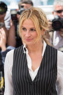 CANNES, FRANCE - 12 Mayıs 2016 'da Fransa' nın Cannes kentinde düzenlenen 69. Cannes Film Festivali 'nde Julia Roberts 