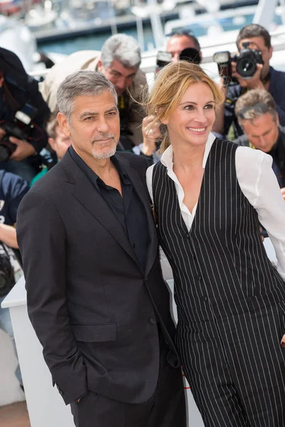 Cannes Francia Mayo George Clooney Julia Roberts Asisten Photocall Monstruo —  Fotos de Stock