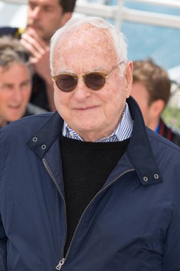 CANNES, FRANCE - 12 Mayıs 2016 tarihinde Fransa 'nın Cannes kentinde düzenlenen 69. Cannes Film Festivali sırasında Jim Ivory 