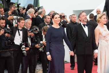 CANNES, FRANCE - 13 Mayıs 2016: Bruno Dumont, Raph, Fabrice Luchini, Brandon Lavieville, Valeria Bruni Tesdeschi, Jean-Luc Vincent, Juliette Binoche 69.