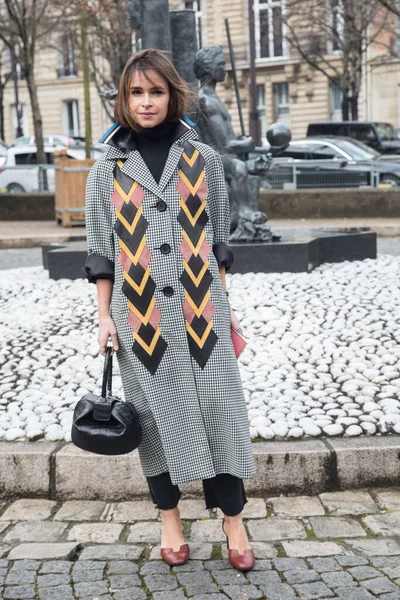 Miroslava Duma Arriva Alla Sfilata Miu Miu Place Iena Durante — Foto Stock