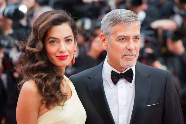 Cannes France May Amal Clooney George Clooneyは 2016年5月12日にフランス カンヌのパレ フェスティバルで開催された第69回カンヌ映画祭で — ストック写真
