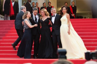 CANNES, FRANCE - 12 MAYIS: Jodie Foster, Julia Roberts, George Clooney, Amal Clooney 12 Mayıs 2016 tarihinde Fransa 'nın Cannes kentinde düzenlenen 69. Cannes Film Festivali' nde 