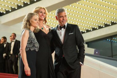 CANNES, FRANCE - 12 Mayıs 2016 tarihinde Fransa 'nın Cannes kentinde düzenlenen 69. Cannes Film Festivali' nde George Clooney, Julia Roberts, Jodie Foster 