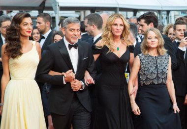 CANNES, FRANCE - 12 MAYIS: Jodie Foster, Julia Roberts, George Clooney, Amal Clooney 12 Mayıs 2016 tarihinde Fransa 'nın Cannes kentinde düzenlenen 69. Cannes Film Festivali' nde 