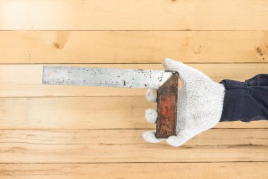  Demir cetvel elinde eldiven el 