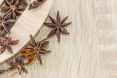 Yıldız anason tohumu kadar kapatın