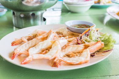 Soslu ızgara karides