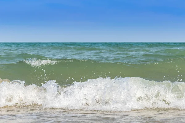 Wave on the sea coast line — Stock Photo, Image