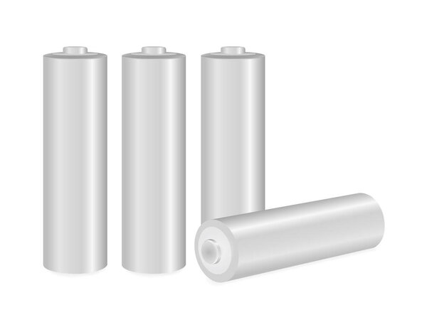  Металлические батарейки АА на белом фоне
