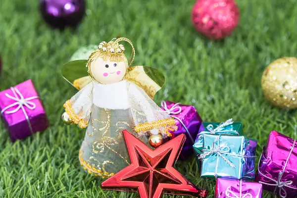 Muñeca de ángel de Navidad y decoración de Navidad —  Fotos de Stock