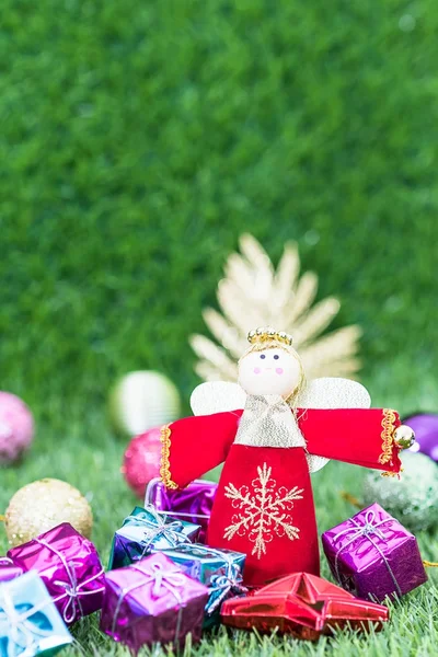 Boneca de anjo de Natal e decoração de Natal — Fotografia de Stock