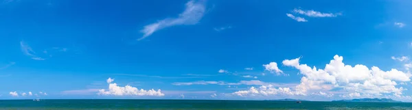 Panoramic seascape with blue sky and cloud — Stock Photo, Image