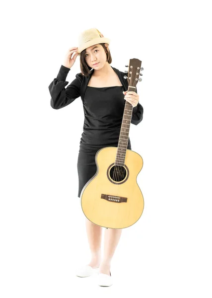 Joven Mujer Asiática Sostener Guitarra Guitarra Folk Canción Mano Aislar —  Fotos de Stock
