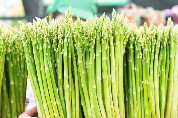 Bunches Fresh Raw Green Organic Asparagus Bundles Sale Fresh Market — Stock Photo, Image