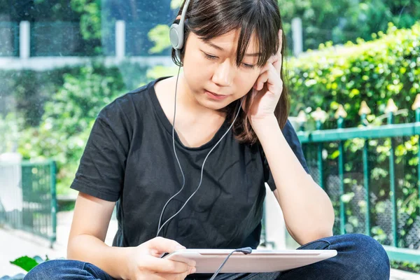 Happy Teenage Female Learning Music Digital Tablet Room Home — Stock Photo, Image