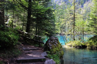 Blausee ya da Mavi Göl, Kandersteg, Switzerlan