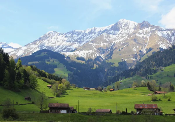典型的なスイス村 — ストック写真