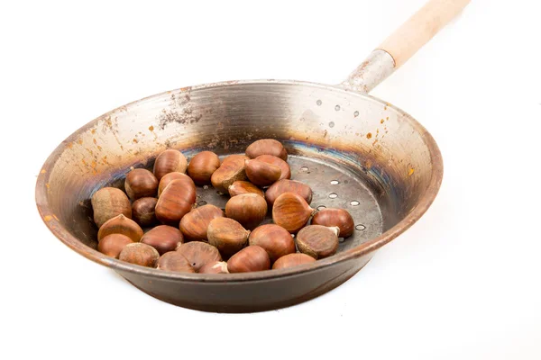 Castagne in padella . — Foto Stock