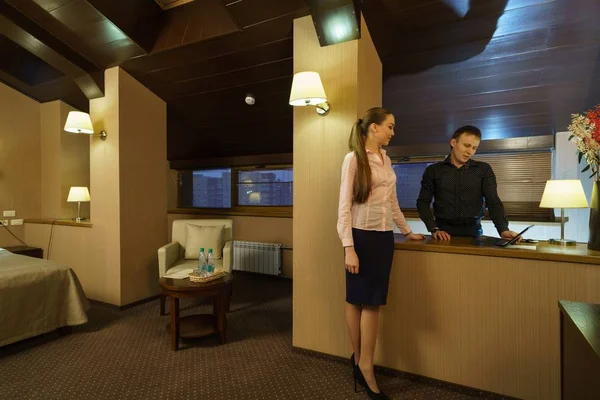 Hotel room for meetings. Image of partners working — Stock Photo, Image