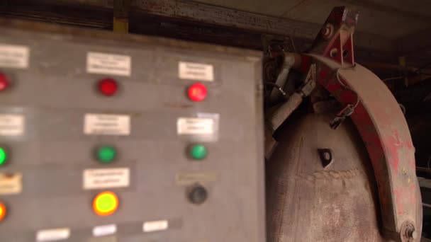Brickyard. Vista del panel de control de secadoras, primer plano — Vídeo de stock
