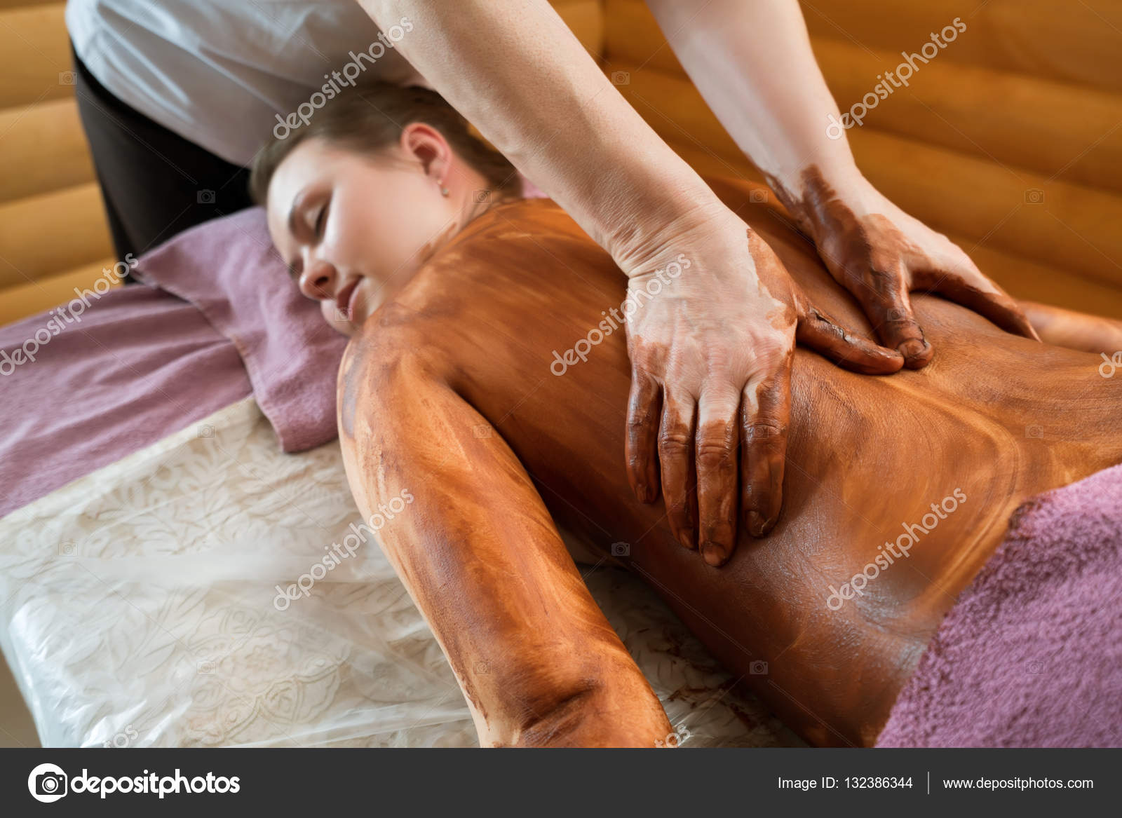 popoy-smotret-krupnie-massazhistki-foto-dami-odin-muzhchina