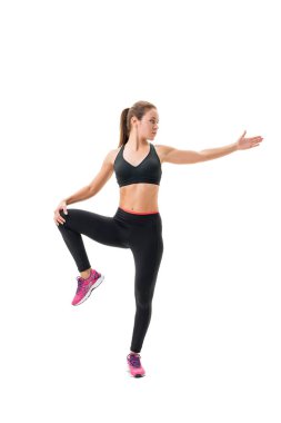 Siyah en iyi stüdyo çekimde güzel fitness eğitmeni