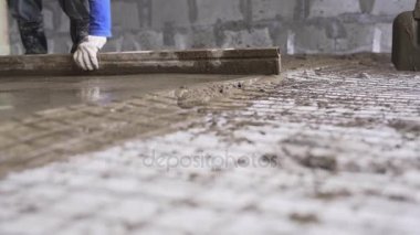 Alt kat görünümü üzerinde çimento şap yapma