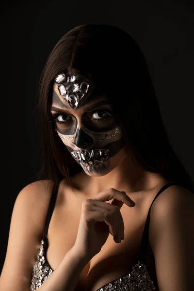 Mujer con maquillaje artístico inteligente en estilo de terror —  Fotos de Stock