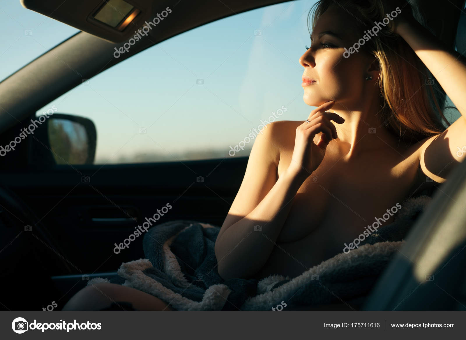 Modelli di auto nude