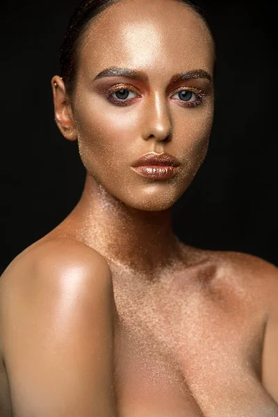 Gyönyörű barna-arany bőr elszigetelt a lövés — Stock Fotó