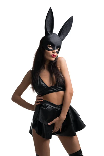 Sexy morena en sujetador de cuero negro y máscara de conejo —  Fotos de Stock