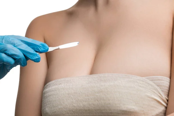 Ragazza il suo seno fasciato all'esame medico — Foto Stock