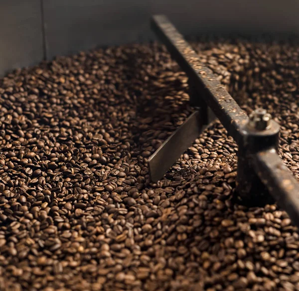 Mixing device of coffee bean roaster at work — Stock Photo, Image
